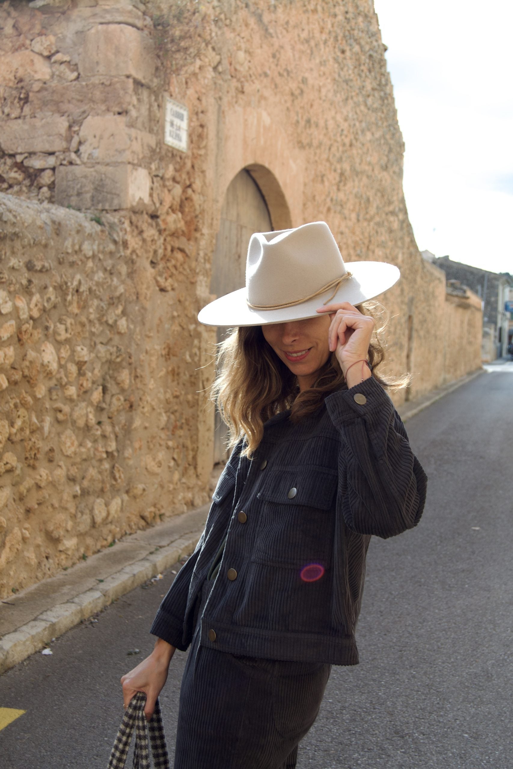 AMAZONA · 1012 Sombrero