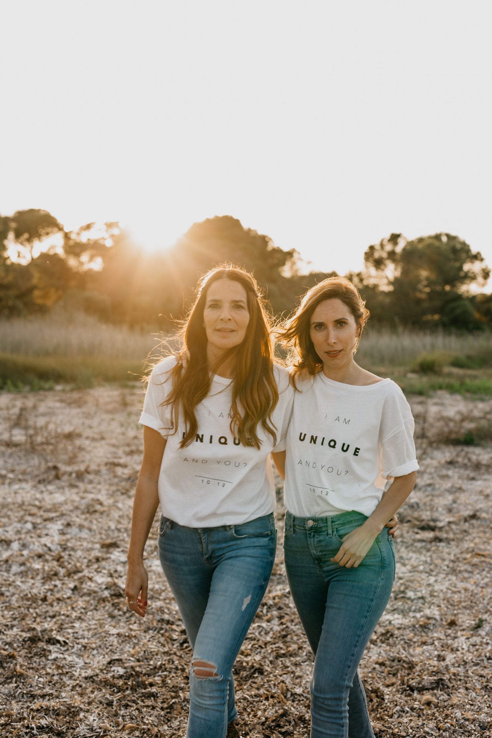 I AM UNIQUE • CAMISETA SOLIDARIA