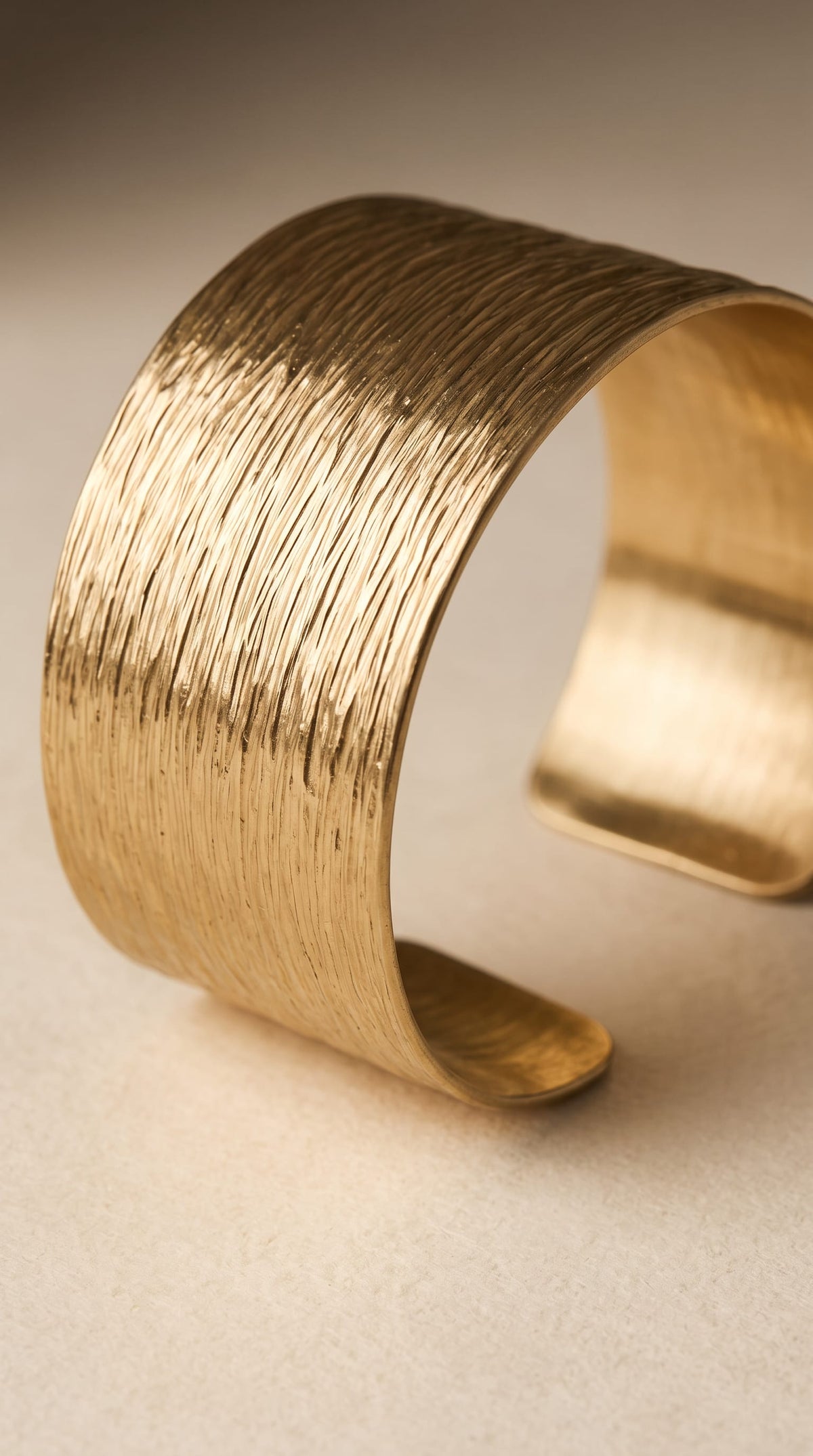 GOLD • Brazalete