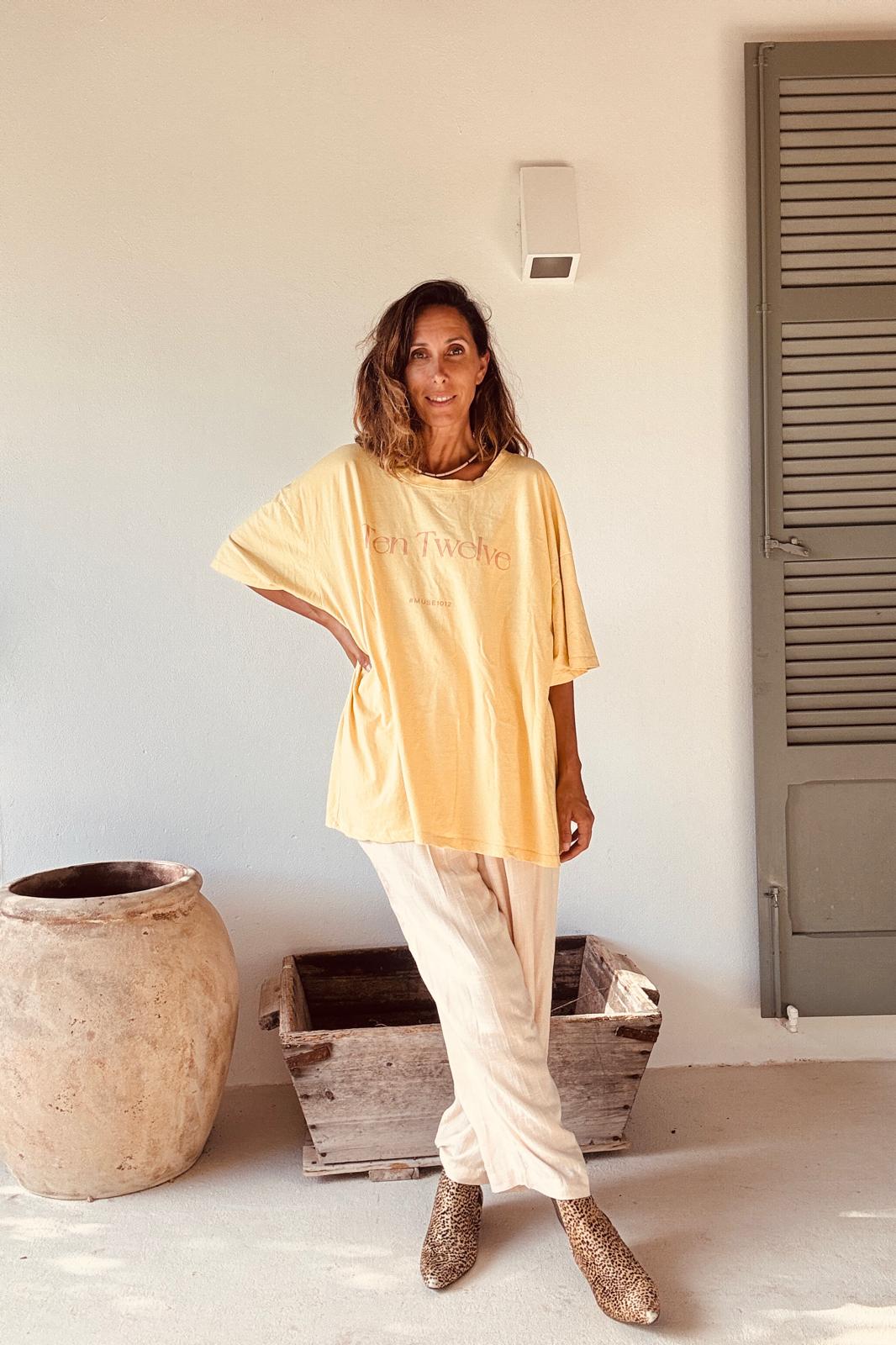 Camila · camiseta