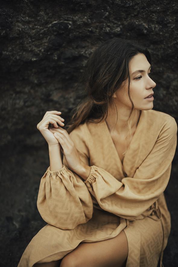 ALTERIA · vestido mostaza