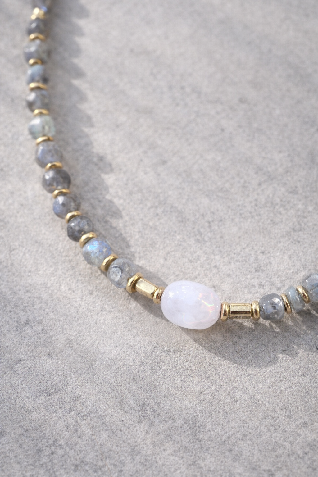 STONE GREY • Collar