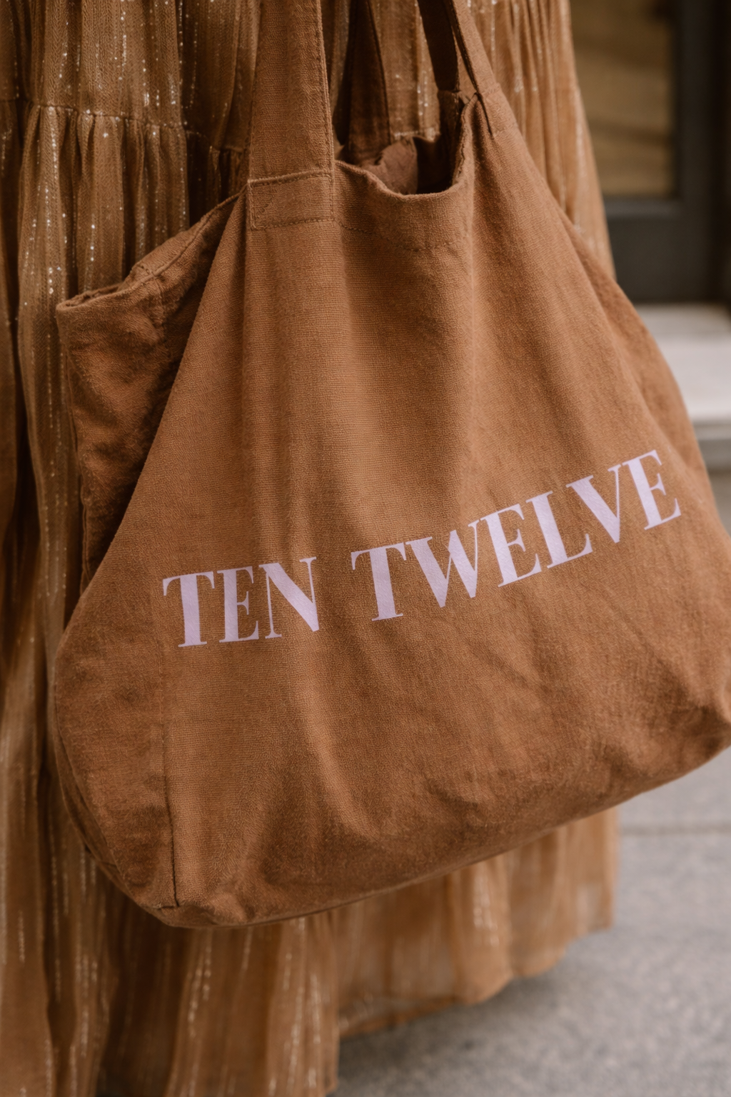 TEN TWELVE MAXI • Tote Bag