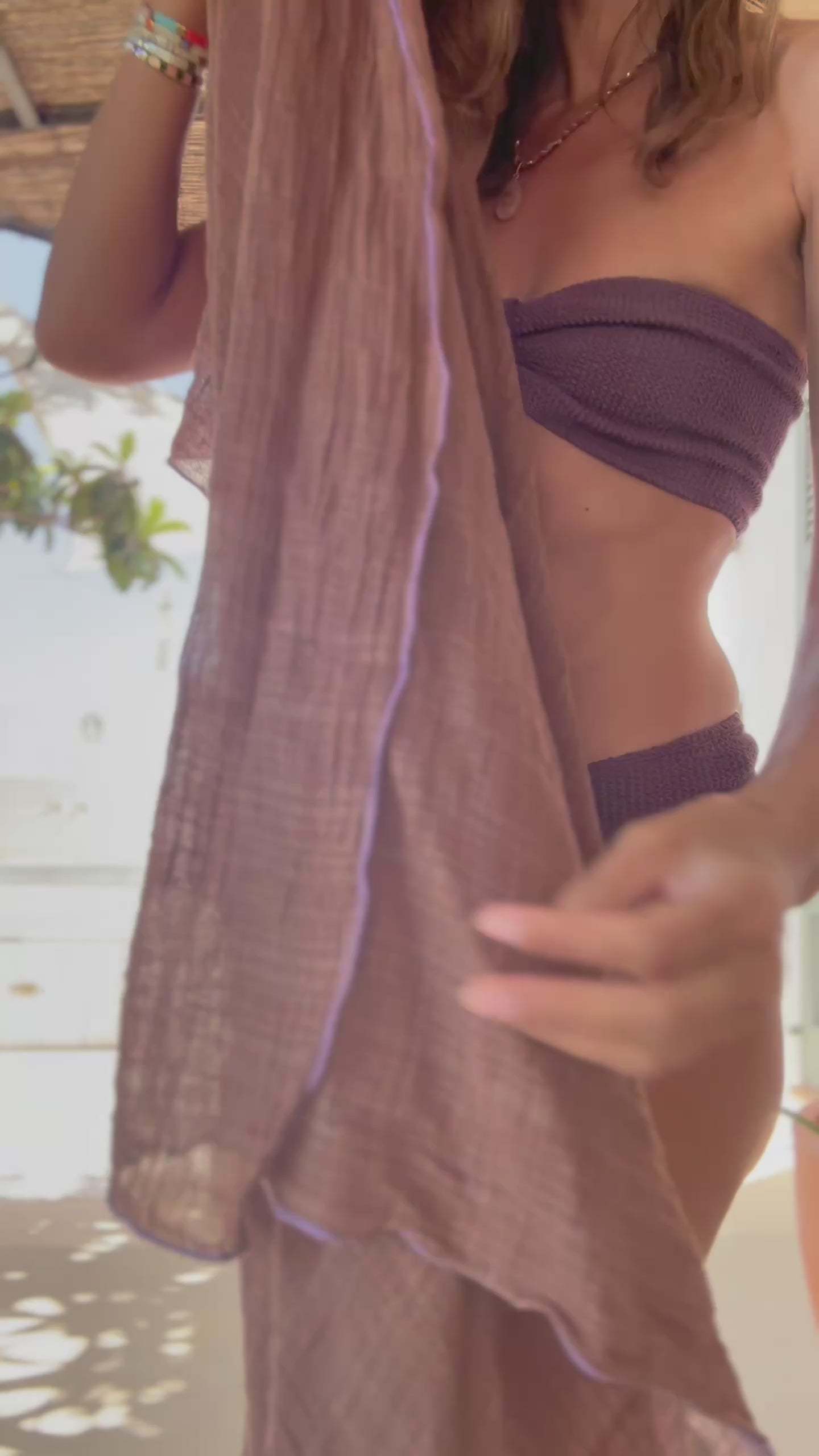 Load video: CABRERA · Bikini