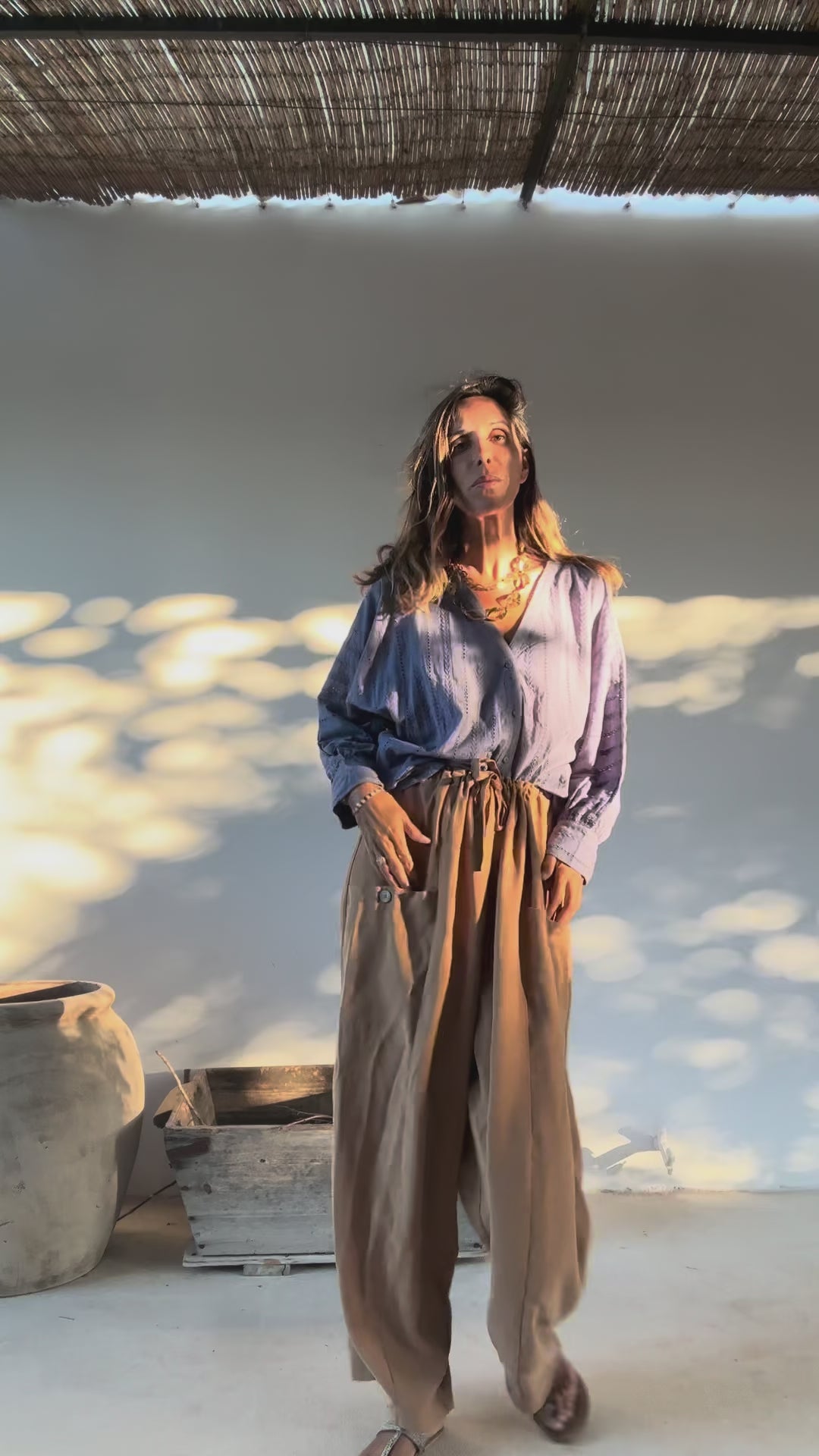 Cargar vídeo: BELÉN · Blusa