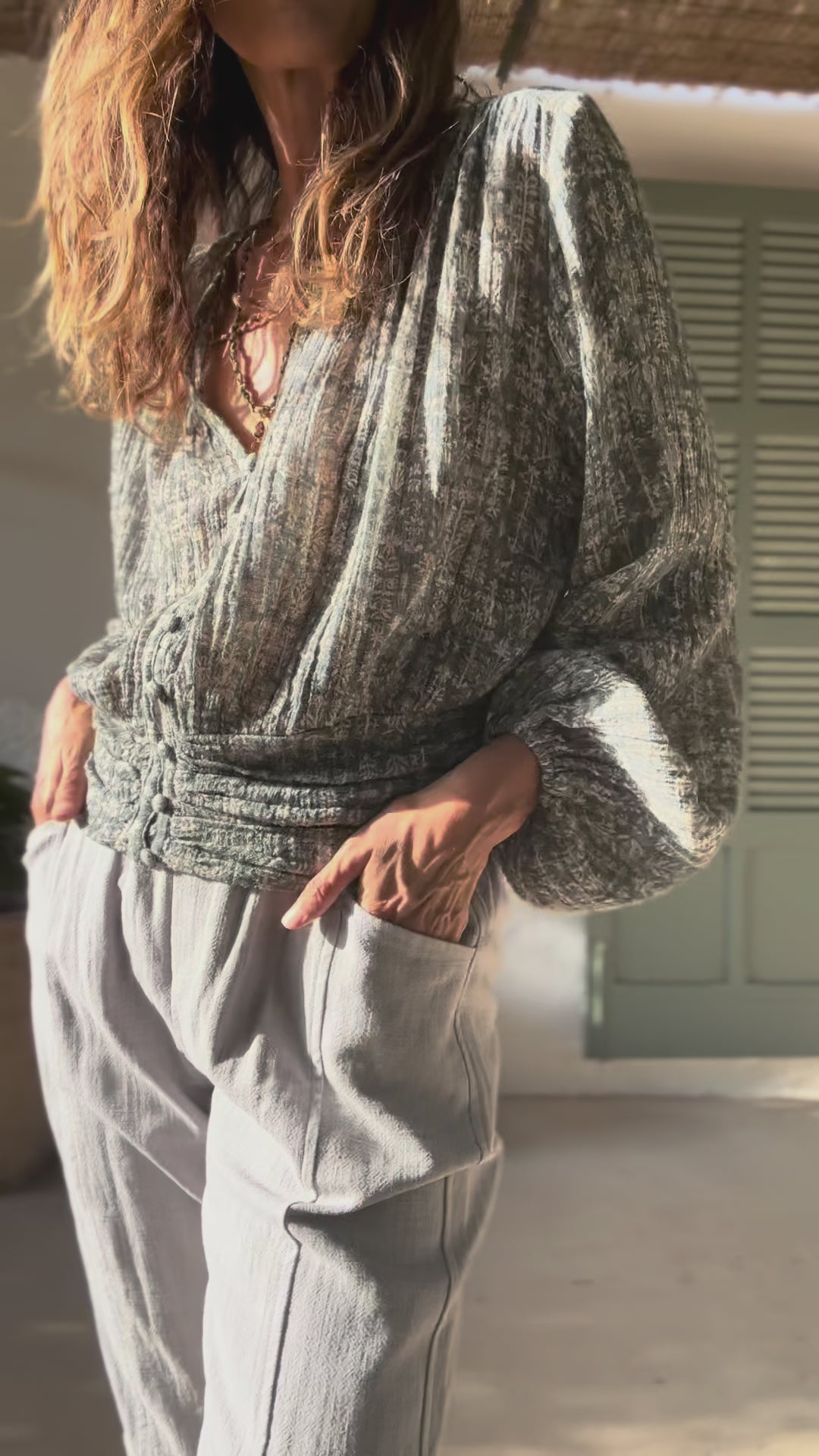 Cargar vídeo: SEBASTIANA · Blusa