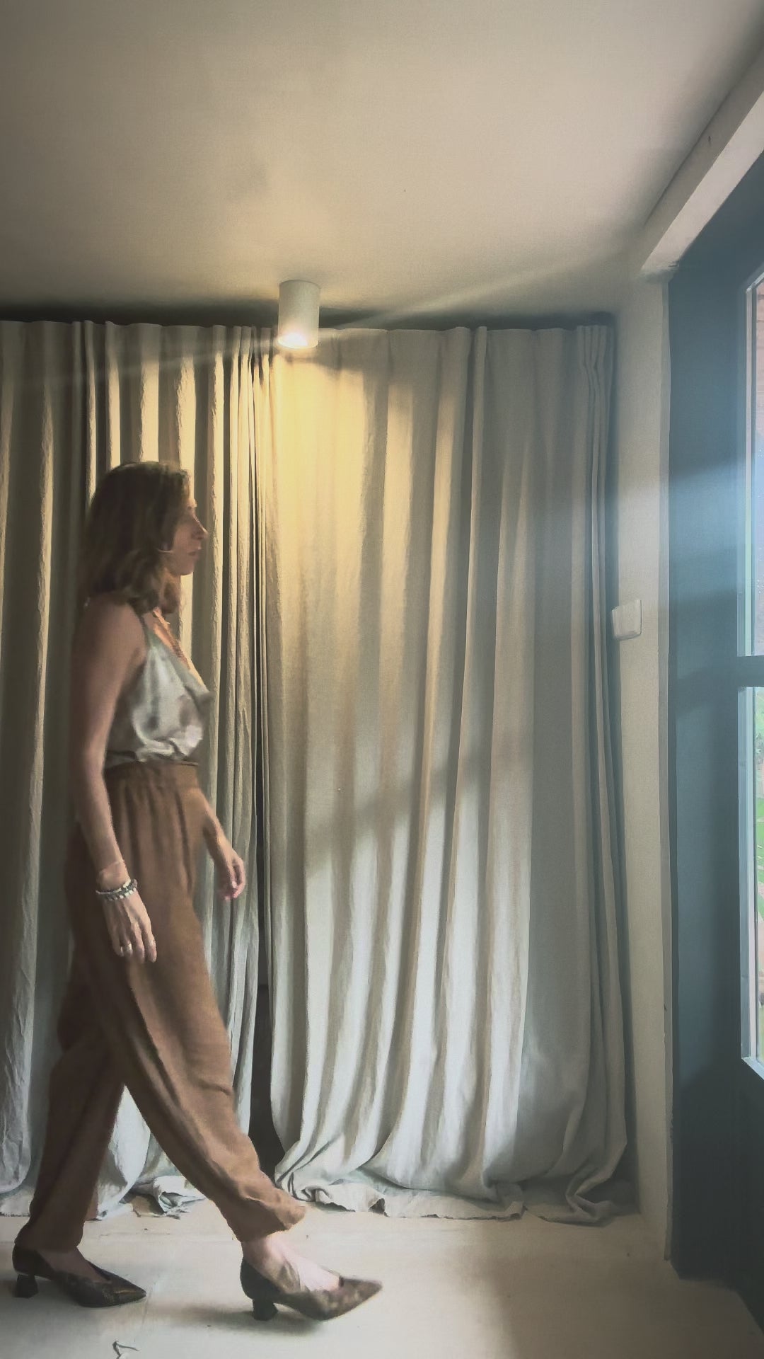 Load video: DRAP • Top