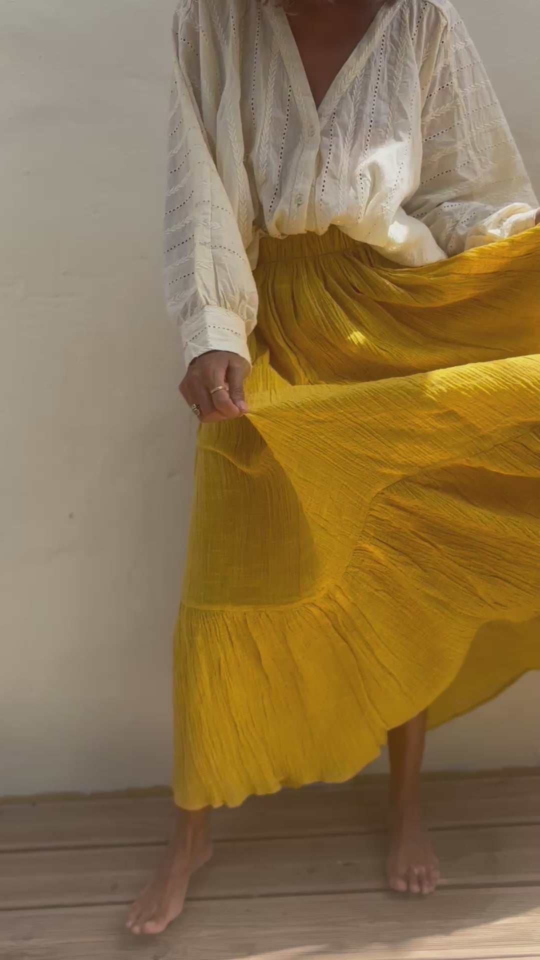 Cargar vídeo: TIANA · Falda