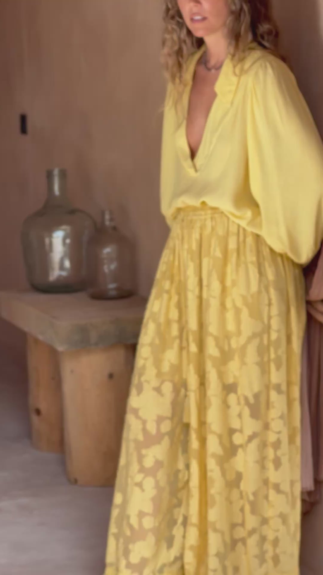 Video laden: ALELLA • Bluse