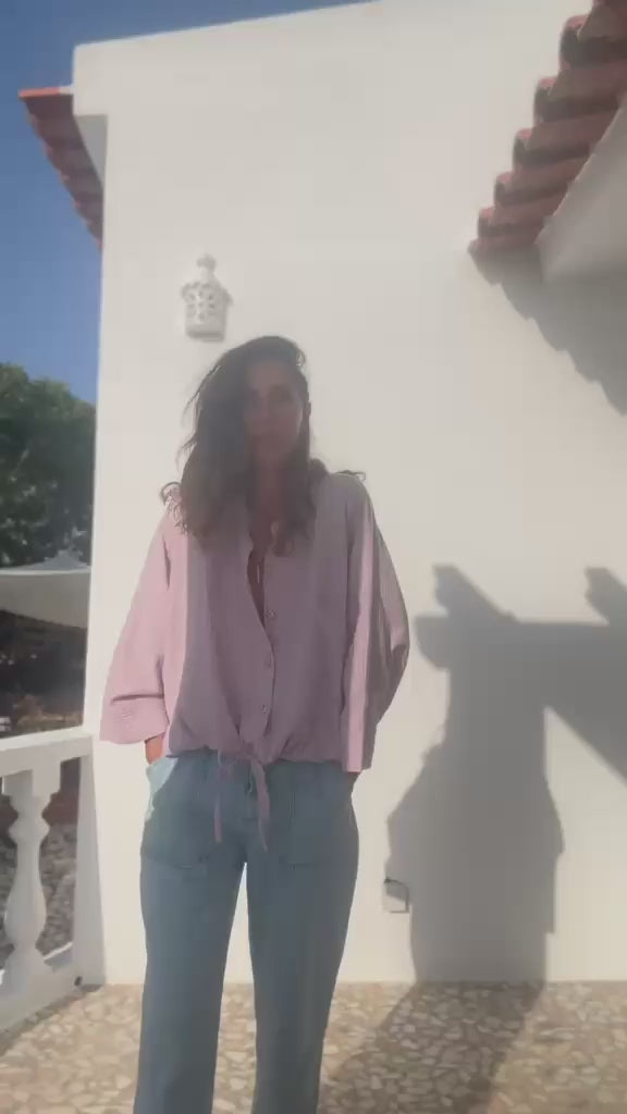 Load video: DEIRA • Overshirt