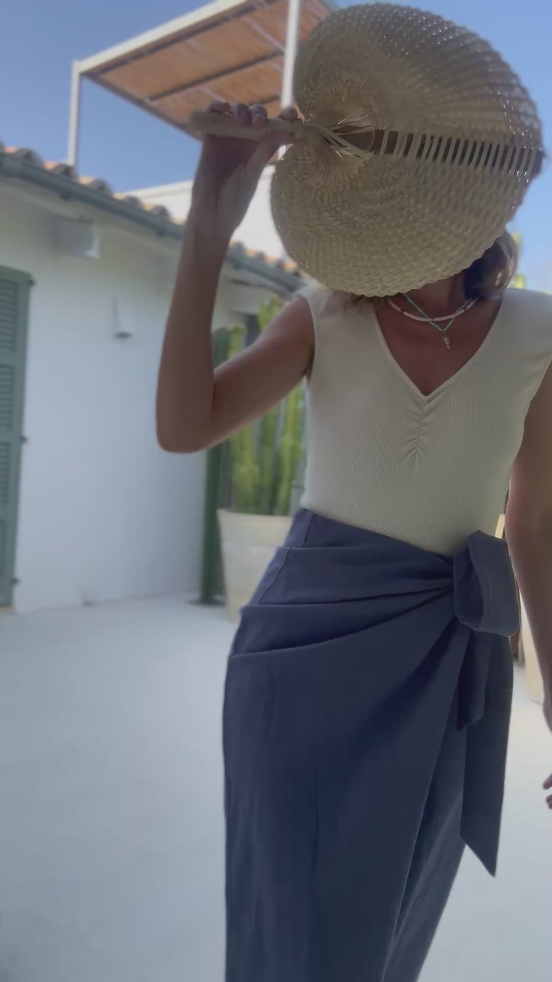 Load video: CAROLINA · Skirt