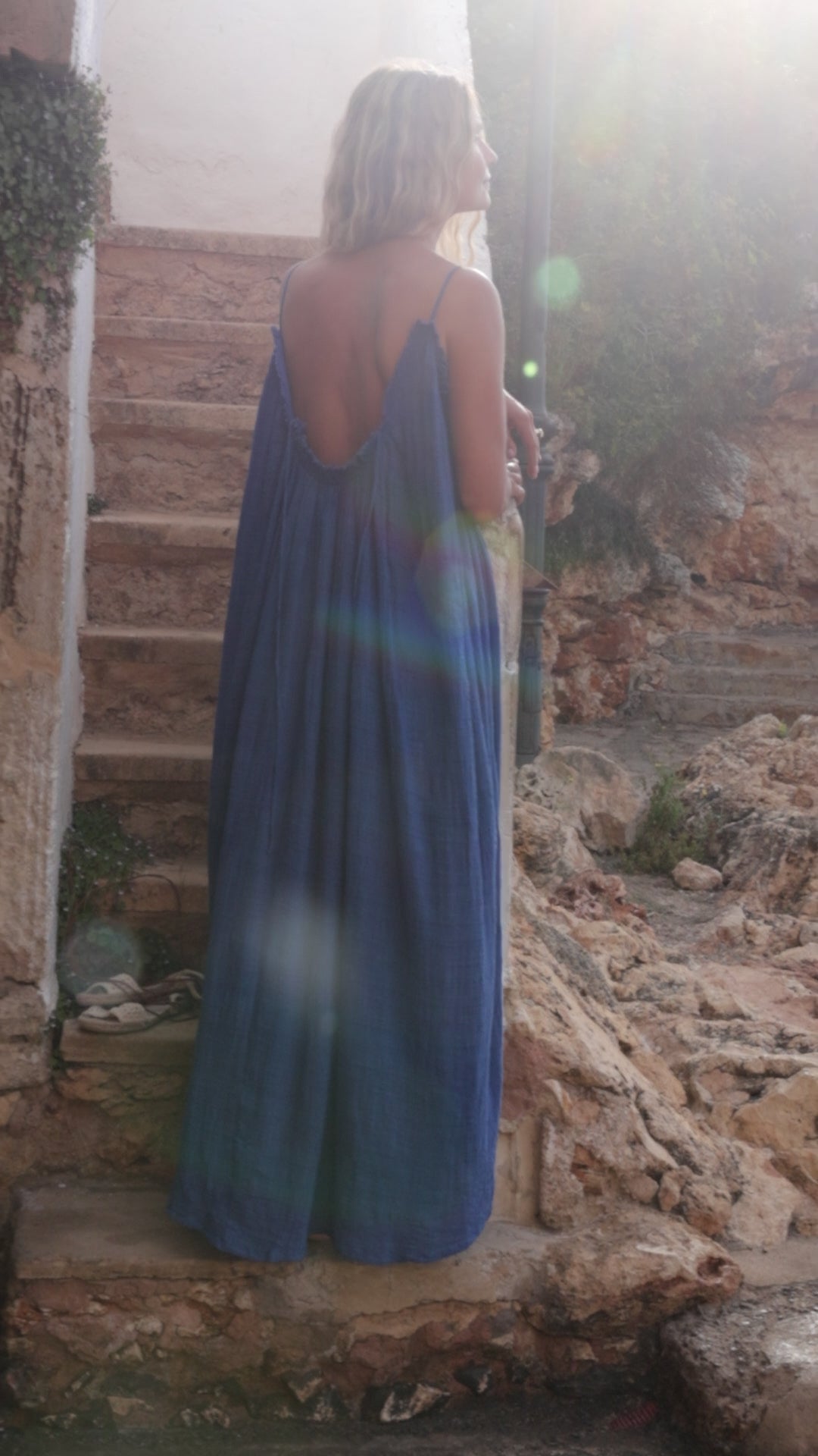 Video laden: EVA · Kleid