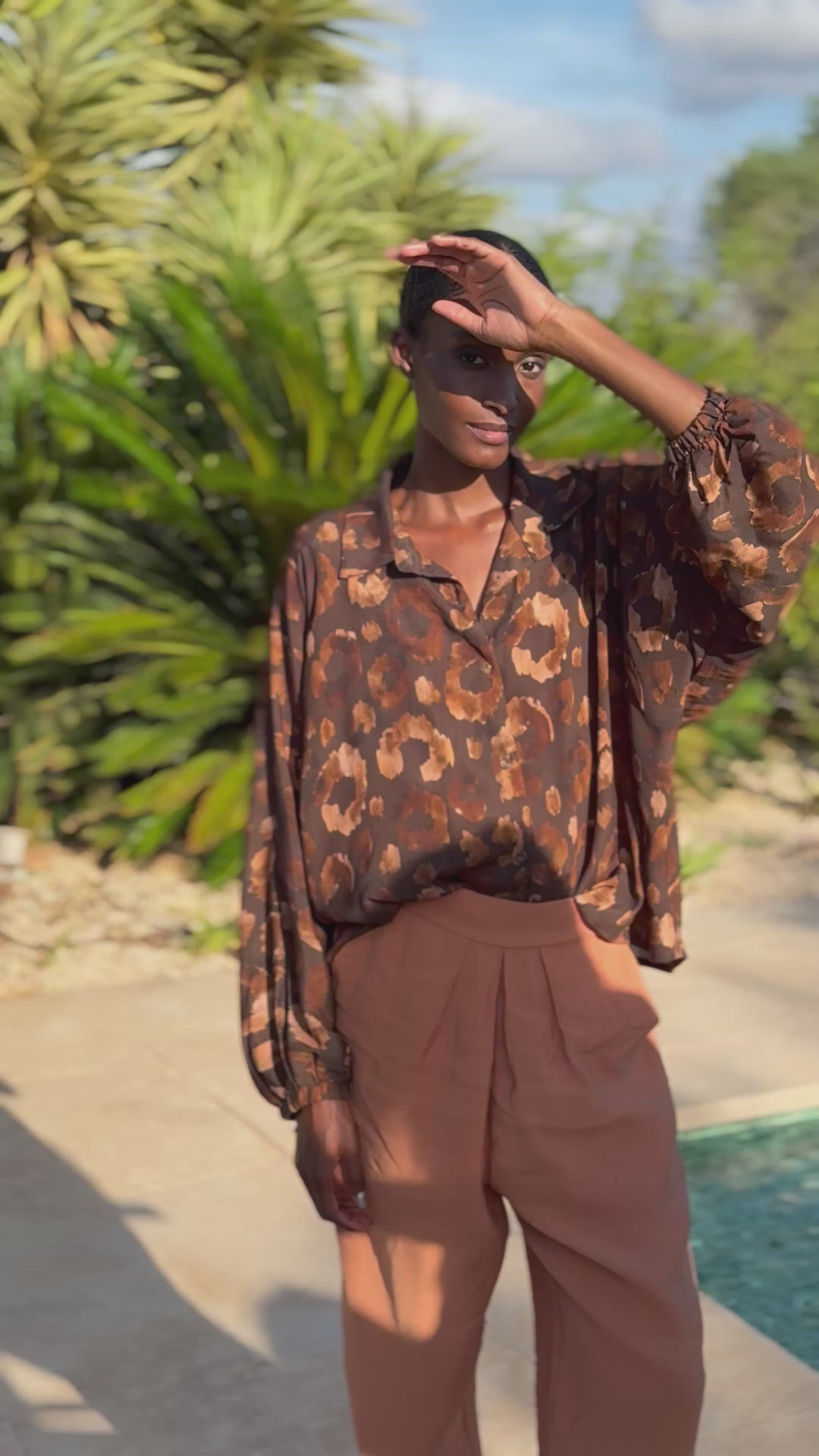 Cargar vídeo: AMONA • Blusa