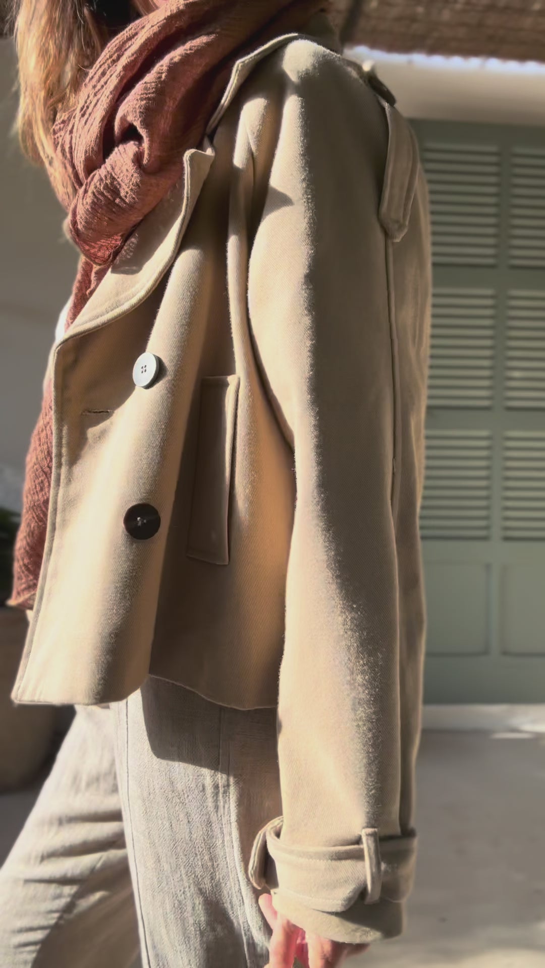 Video laden: SUZANE • Trenchjacke