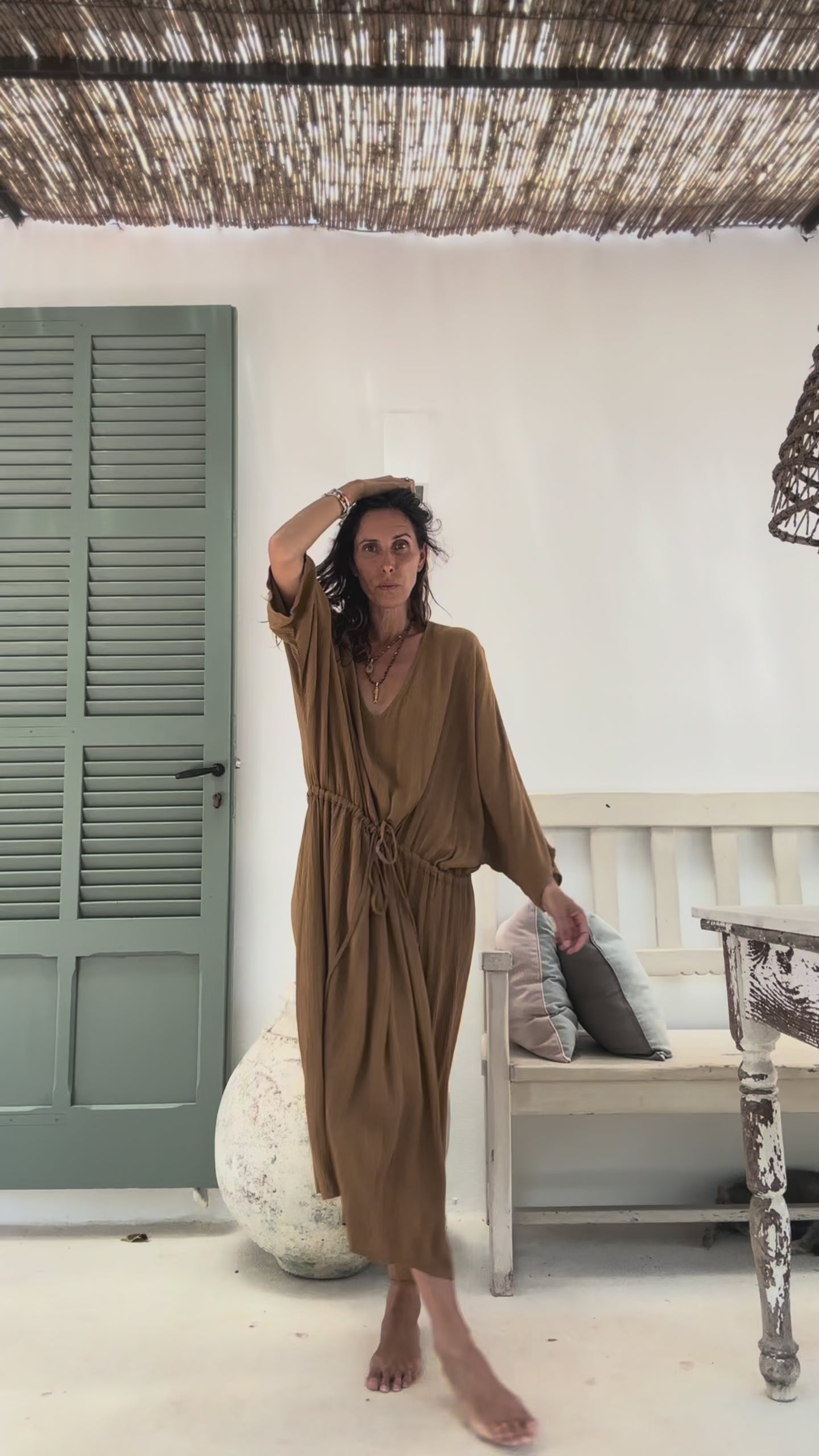 Cargar vídeo: ANGELINE LONG • Túnica