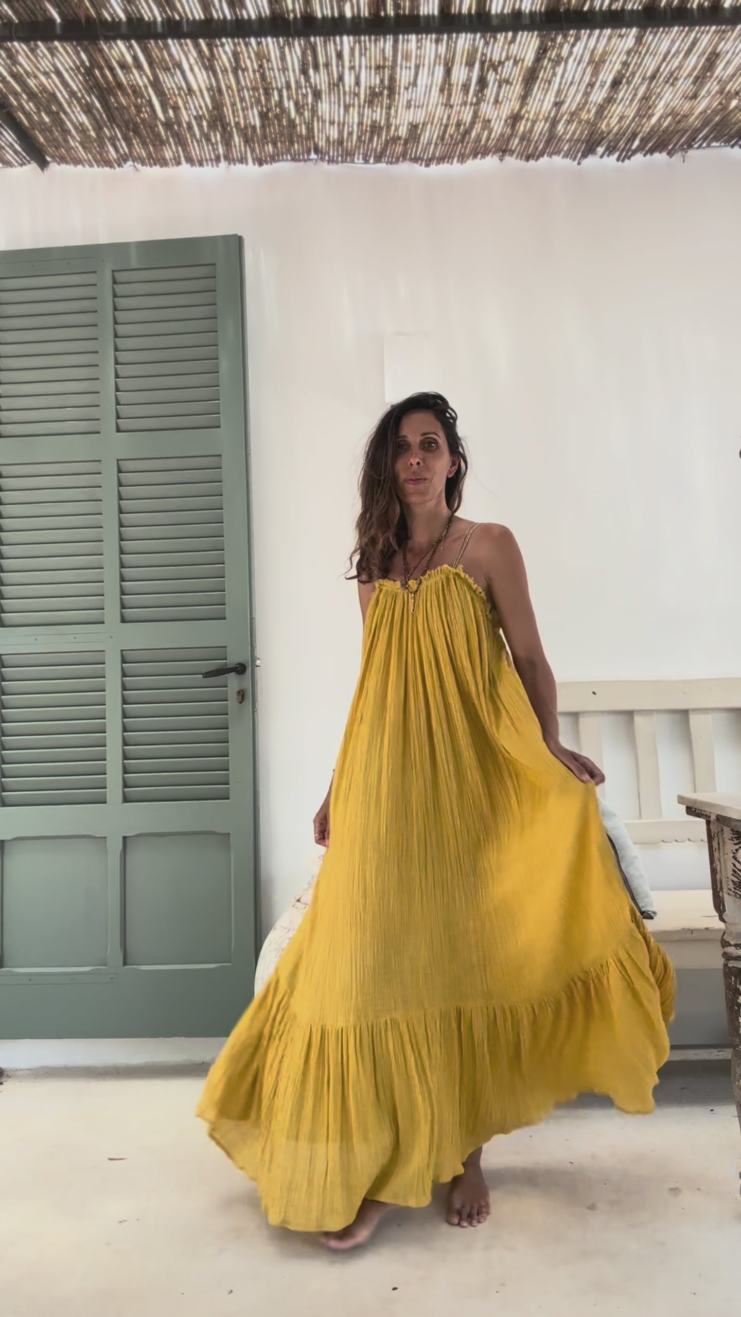 Load video: TILDA · Vestido