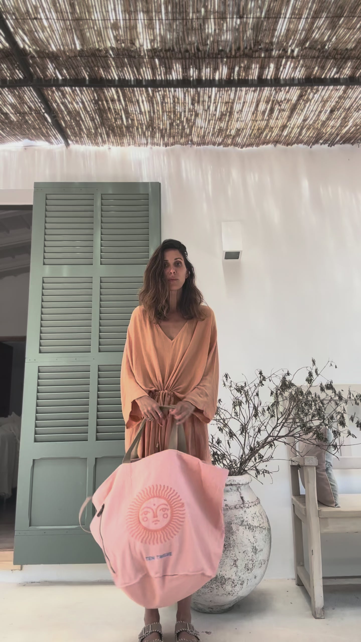 Cargar vídeo: ANGELINE · Vestido corto