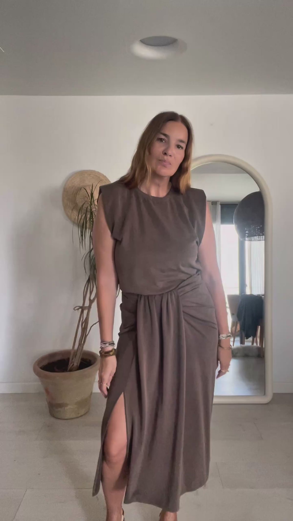 Load video: NORA • Top
